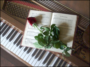 piano w rose free clipart